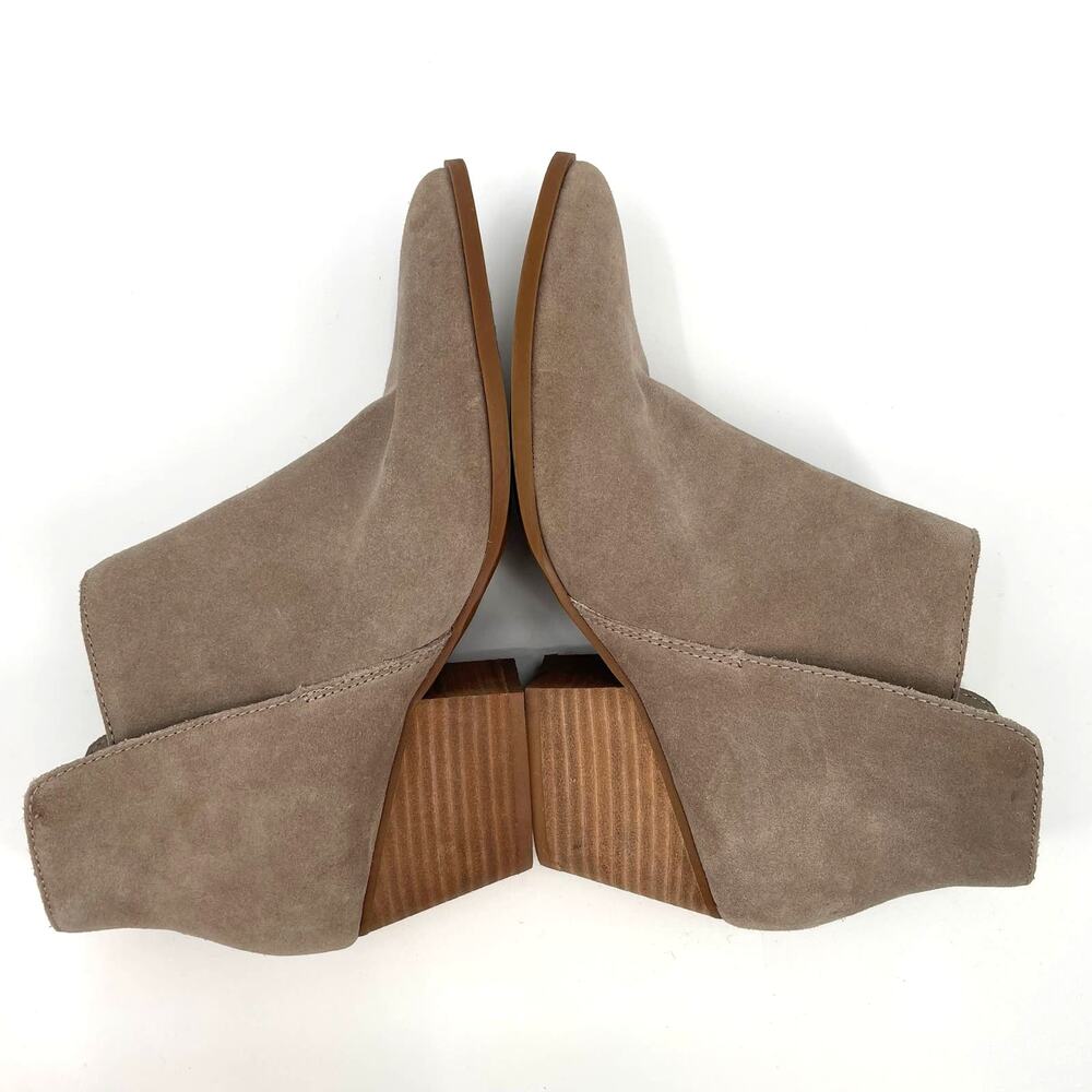 Dolce Vita Daine Bootie in Sage Size 11 Taupe Tan Grey Suede Ankle Boot Classic - Picture 7 of 13